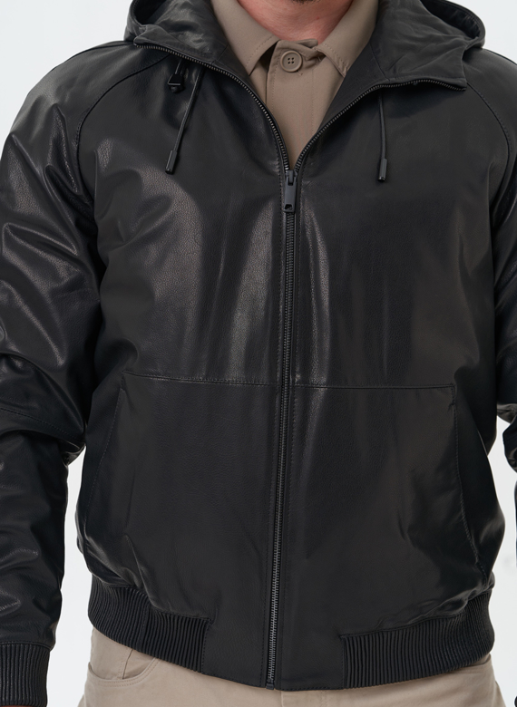 Мужская куртка из натуральной кожи с капюшоном