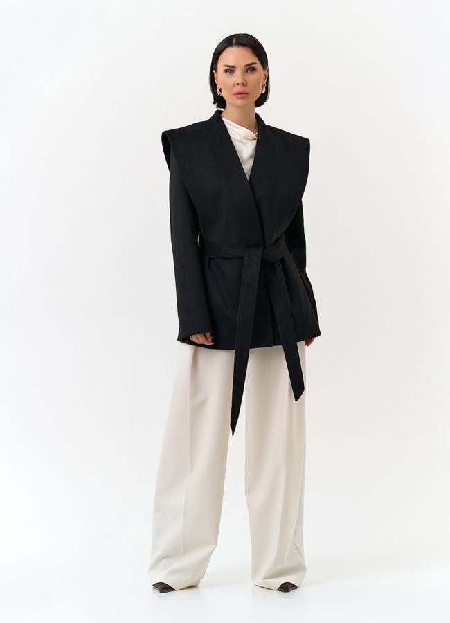 Женское укороченное пальто с акцентными плечами модель № 32855 в рассрочку