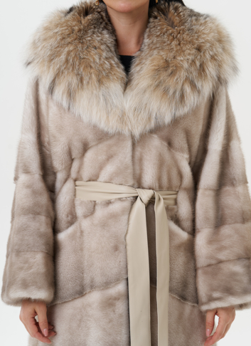 Женская норковая шуба с капюшоном из рыси