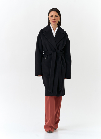 Женское пальто черного цвета