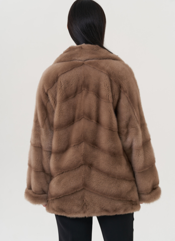 Шуба из норки с английским воротником 