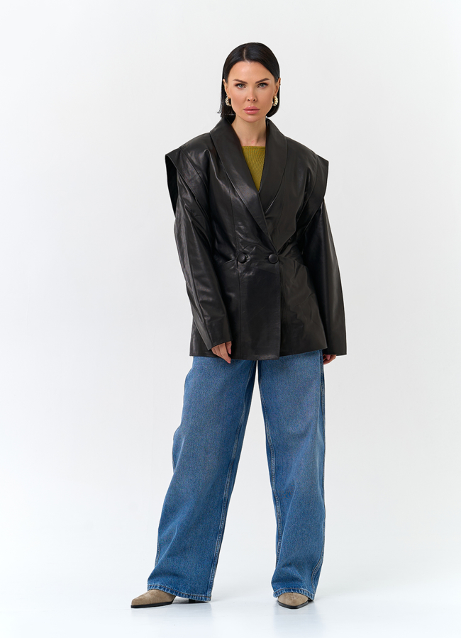 Женская куртка из натуральной кожи с акцентными плечами модель № 32884 в рассрочку