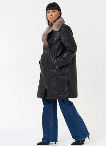 Пуховик из натуральной кожи с воротником из меха норки