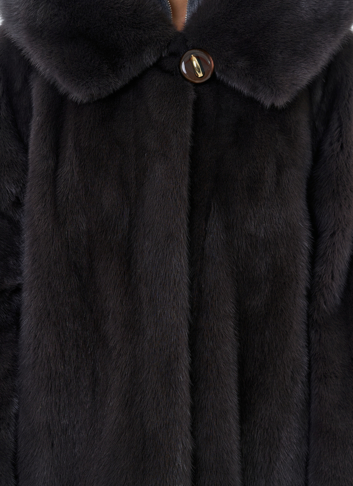 Женская шуба из норки силуэта баллон с капюшоном