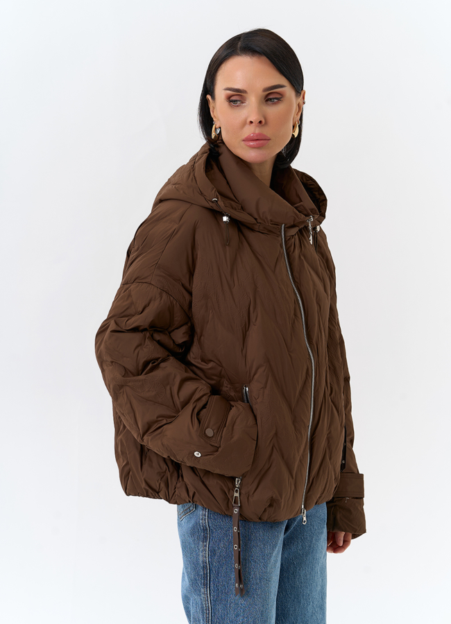 Женская куртка с капюшоном в коричневом цвете модель № 32504 в кредит
