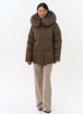 Женский пуховик с отделкой из меха блюфрост
