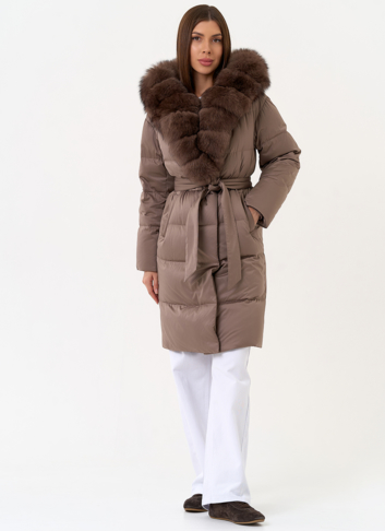 Женский пуховик с капюшоном из меха песца