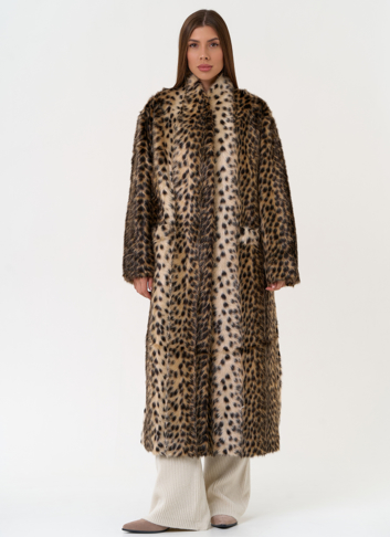 Женская шуба из эко меха с анималистическим принтом