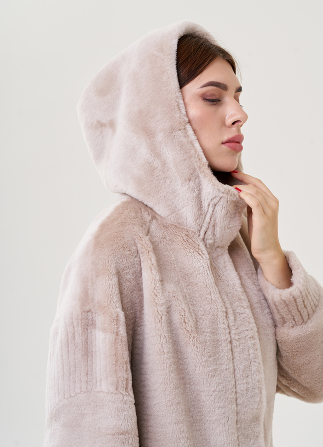 Длинное пальто из эко меха модель № 23579 универмаг малина