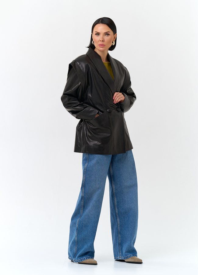 Женская куртка из натуральной кожи с акцентными плечами модель № 32884 в кредит