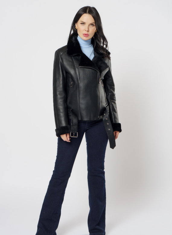 Женская дубленка косуха из овчины черного цвета