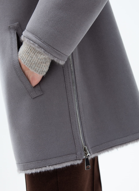 Женская двухсторонняя дубленка из эко кожи с капюшоном