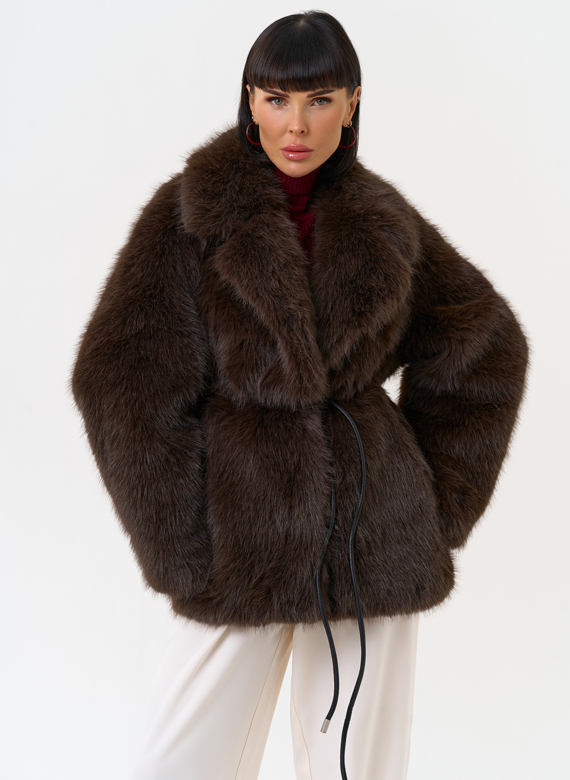 Женская шуба из эко меха с английским воротником