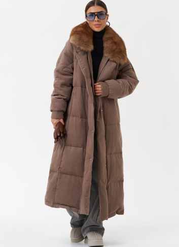 Длинный пуховик с отделкой из меха песца