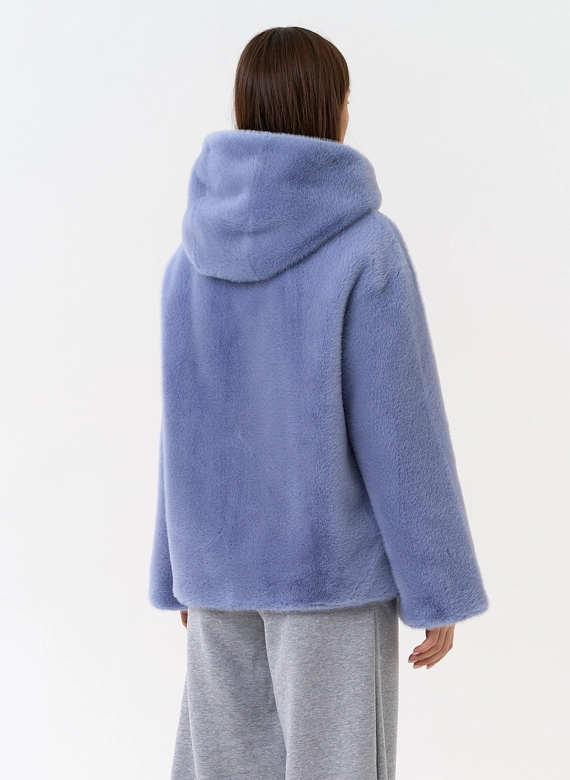 Женская куртка из эко меха с капюшоном фото