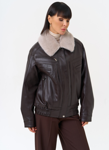 Женская утепленная куртка из эко кожи с воротником из эко меха