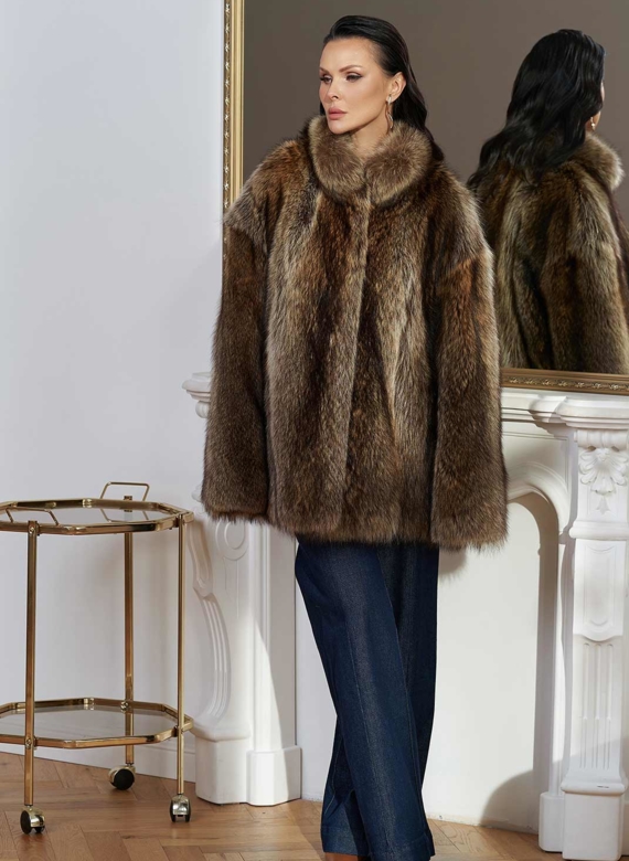 Шуба из меха канадского енота